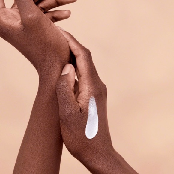 Valmont Luminosity Lumipeel - Picture 3 of 6